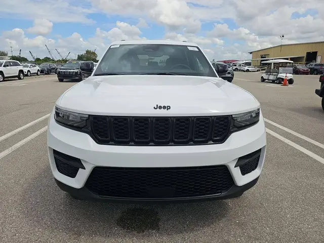 JEEP GRAND CHEROKEE ALTITUDE 2023
