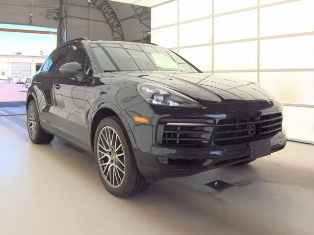 PORSCHE CAYENNE PLATINUM EDITION 2022