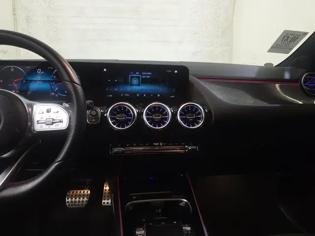 MERCEDES-BENZ GLA 250 2021
