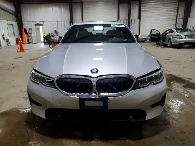 BMW 330XI 2019
