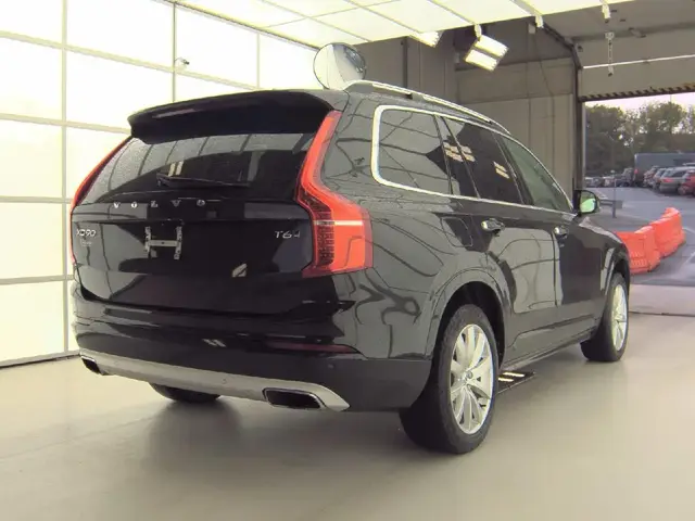 VOLVO XC90 T6 MOMENTUM 7 2018
