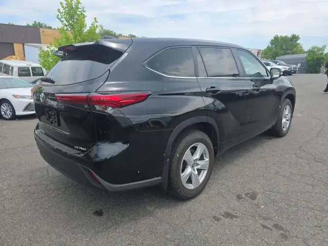 TOYOTA HIGHLANDER LE 2023