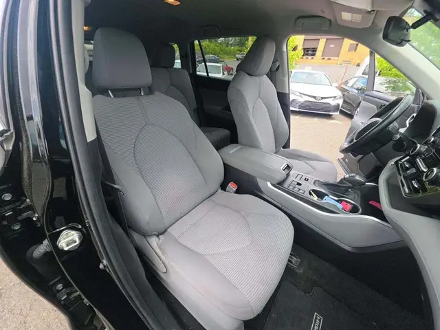 TOYOTA HIGHLANDER LE 2023