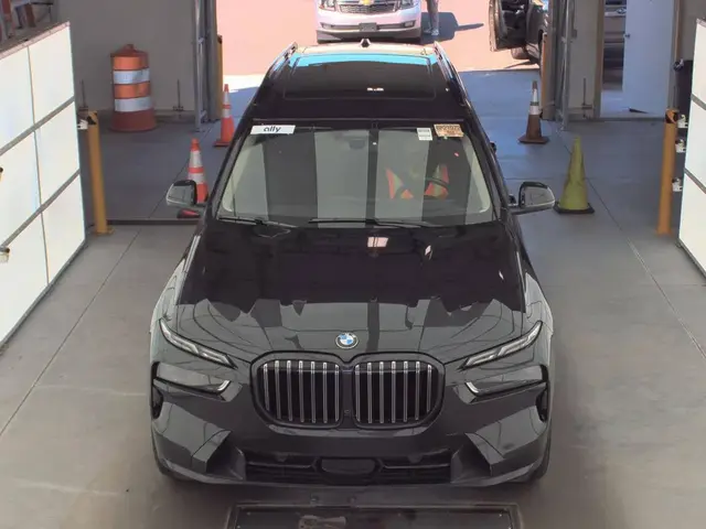 BMW X7 SPORTS ACTIVITY VEHICLE 2023