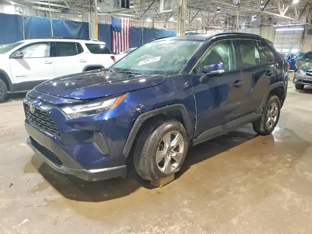 TOYOTA RAV4 XLE 2022