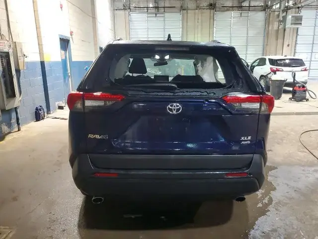 TOYOTA RAV4 XLE 2022