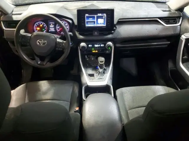 TOYOTA RAV4 XLE 2022