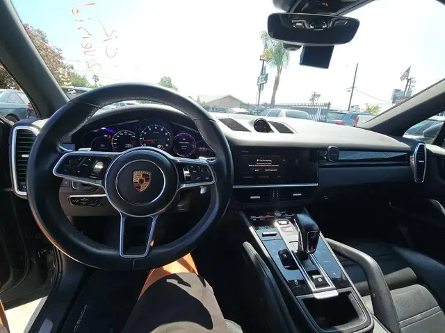 PORSCHE CAYENNE 2022