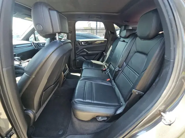 PORSCHE CAYENNE 2022