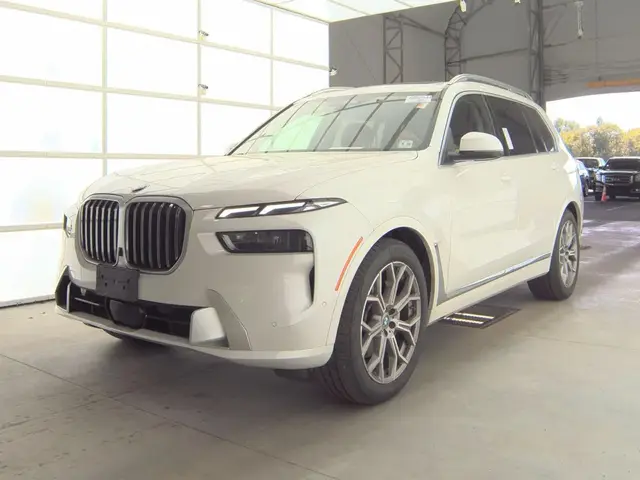 BMW X7 SPORTS ACTIVITY VEHICLE 2023