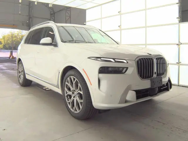 BMW X7 SPORTS ACTIVITY VEHICLE 2023