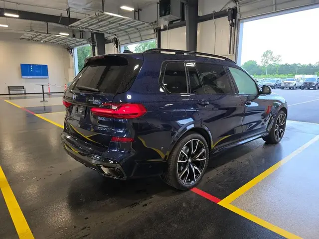 BMW X7 SPORTS ACTIVITY VEHICLE 2021