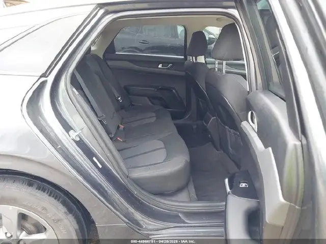 KIA K5 LXS 2023