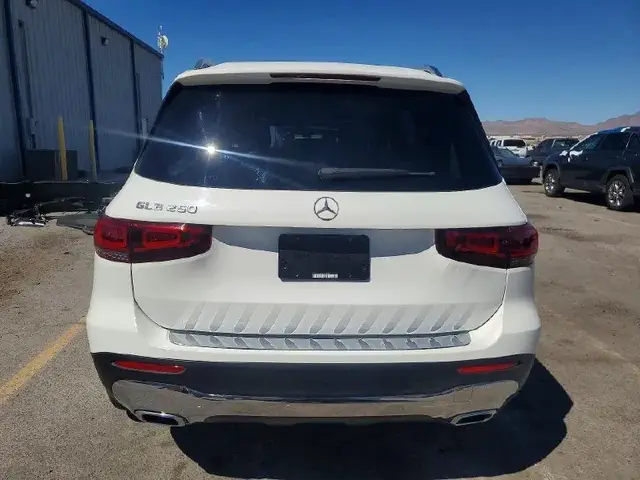 MERCEDES-BENZ GLB 250 2022