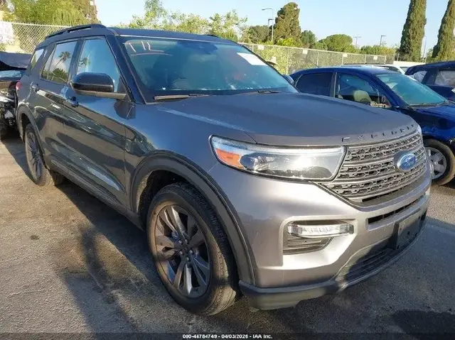 FORD EXPLORER XLT 2022