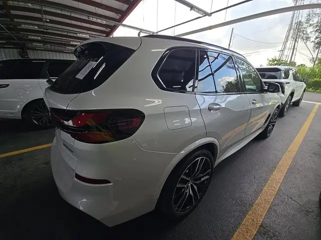 BMW X5 SPORTS ACTIVITY VEHICLE 2024