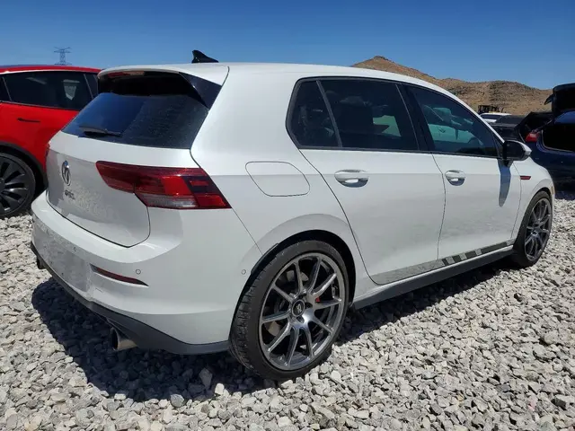 VOLKSWAGEN GOLF AUTOBAHN 2022