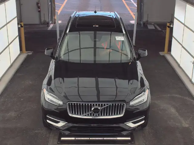 VOLVO XC90 B6 PLUS 7-PASSENGER 2023