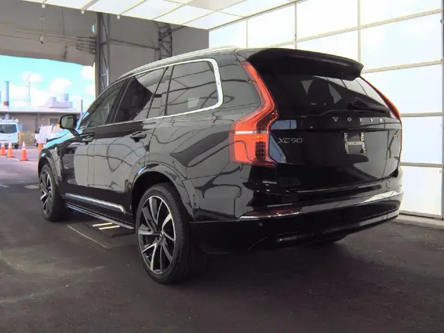 VOLVO XC90 B6 PLUS 7-PASSENGER 2023