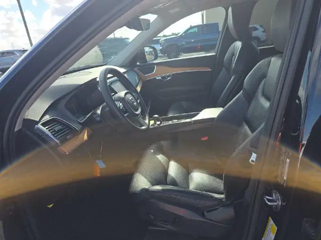 VOLVO XC90 B6 PLUS 7-PASSENGER 2023