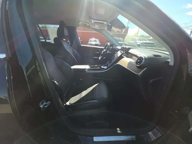MERCEDES-BENZ GLC 300 2023