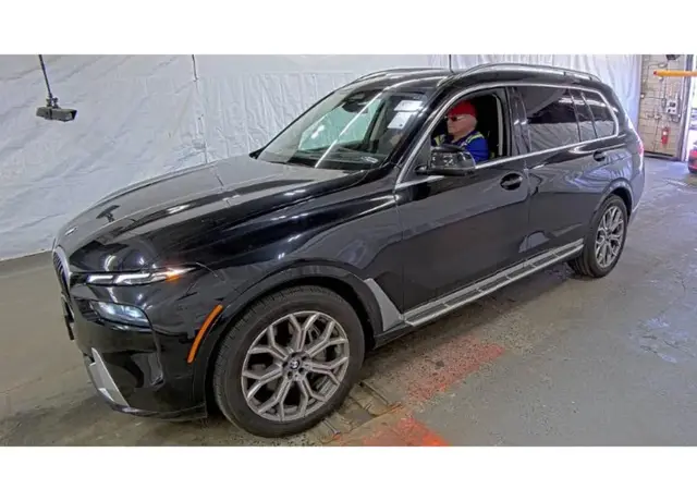 BMW X7 SPORTS ACTIVITY VEHICLE 2023