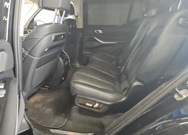 BMW X7 SPORTS ACTIVITY VEHICLE 2023