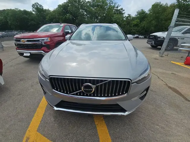 VOLVO XC60 T8 2023
