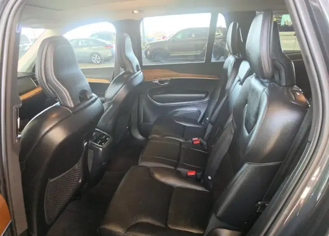 VOLVO XC90 T6 MOMENTUM 7-PASSENGER 2022