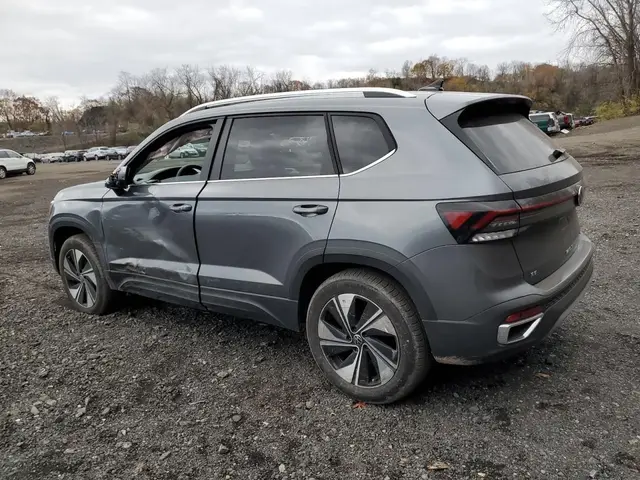 VOLKSWAGEN TAOS SE 2025
