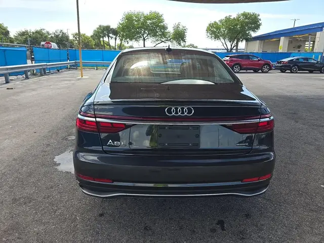 AUDI A8 L 2023