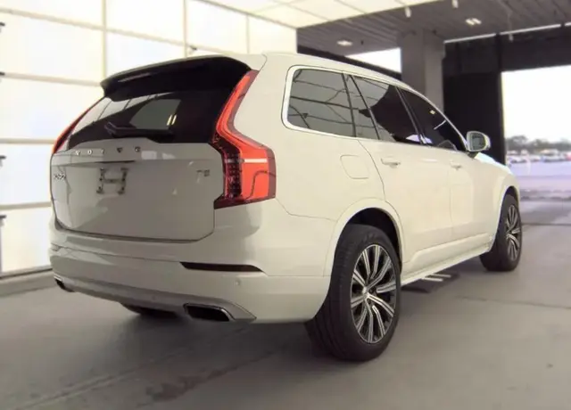 VOLVO XC90 T5 MOMENTUM 7-PASSENGER 2021