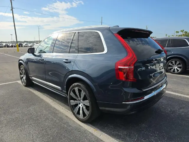 VOLVO XC90 B6 ULTIMATE 7-PASSENGER 2023