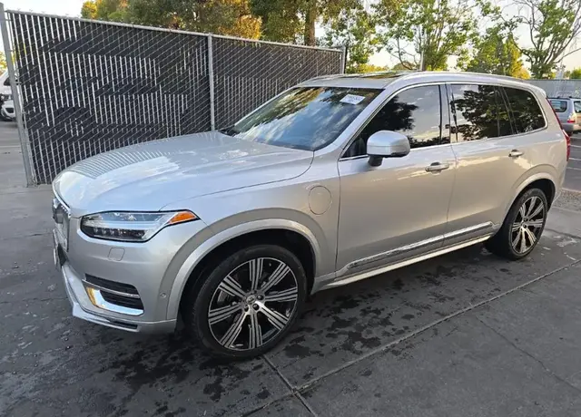 VOLVO XC90 RECHARGE PLUG-IN HYBRID 2022