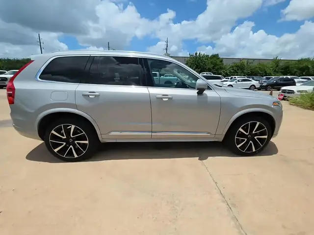 VOLVO XC90 B5 PLUS 7-PASSENGER 2023