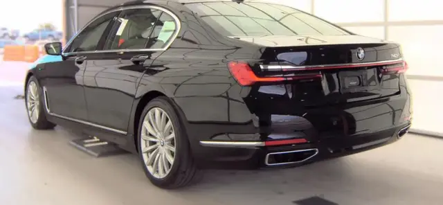 BMW 7 SERIES КОЖАНЫЙ САЛОН РАЗДЕЛЬНЫЙ КЛИМАТ-КОНТРОЛЬ СИСТЕМА АВТОМАТИЧЕСКОЙ ПАРКОВКИ PARKING ASSISTANT PLUS (ДАТ 2022