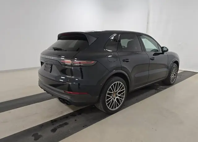 PORSCHE CAYENNE PLATINUM EDITION 2022
