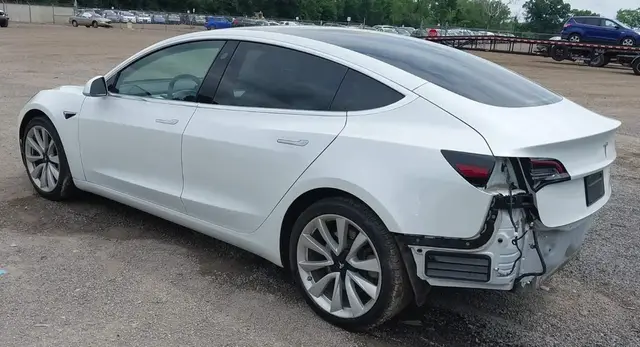TESLA MODEL 3 БЕЛЫЙ КУЗОВ ПАНОРАМНАЯ КРЫША АВТОПИЛОТ ПРЕМИАЛЬНЫЙ САЛОН ЛИТЫЕ ДИСКИ 2020