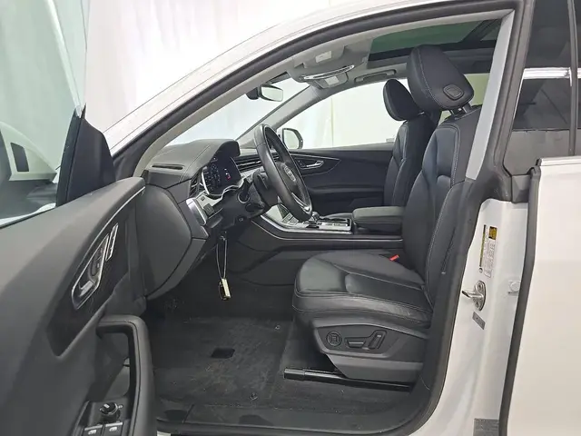AUDI Q8 2023