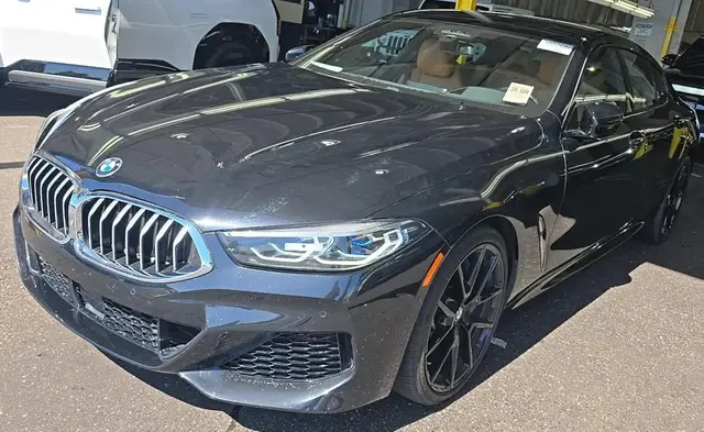 BMW 8 SERIES ЧЕРНЫЙ КУЗОВ КОЖАНЫЙ САЛОН. СПОРТИВНЫЙ ПАКЕТ M SPORT ПАНОРАМНАЯ КРЫША ПРОЕКЦИЯ НА ЛОБОВОЕ СТЕКЛО КАМ 2022