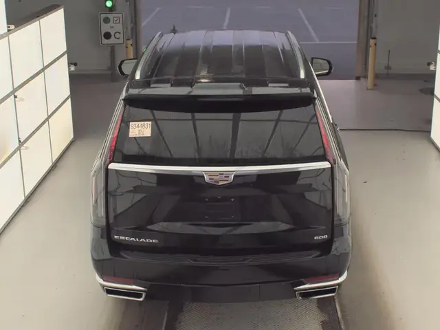 CADILLAC ESCALADE LUXURY 2022
