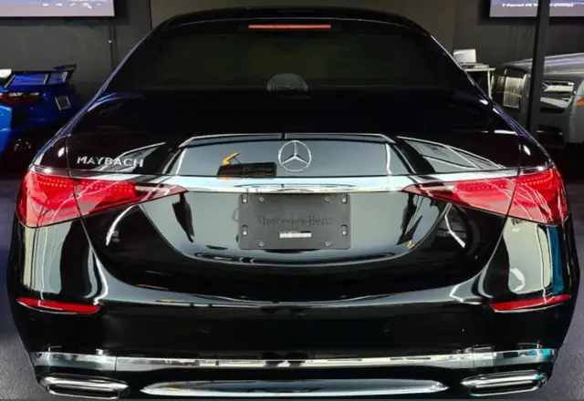 MERCEDES-BENZ MAYBACH. РОСКОШНАЯ 4-МЕСТНАЯ КОНФИГУРАЦИЯ САЛОНА С РАЗДЕЛЬНЫМИ ЗАДНИМИ СИДЕНЬЯМИ (EXECUTIVE REAR SEA 2023