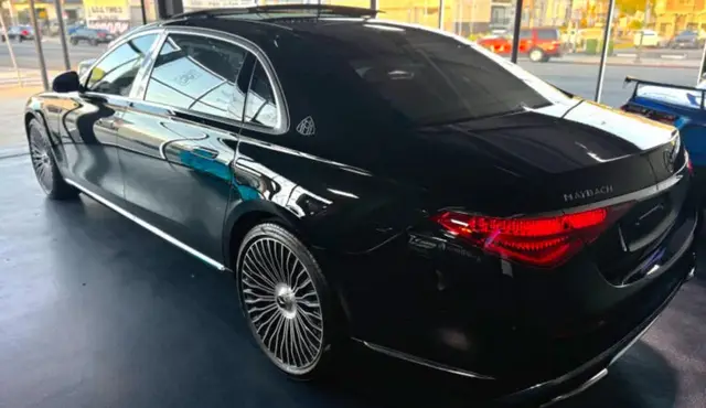 MERCEDES-BENZ MAYBACH. РОСКОШНАЯ 4-МЕСТНАЯ КОНФИГУРАЦИЯ САЛОНА С РАЗДЕЛЬНЫМИ ЗАДНИМИ СИДЕНЬЯМИ (EXECUTIVE REAR SEA 2023