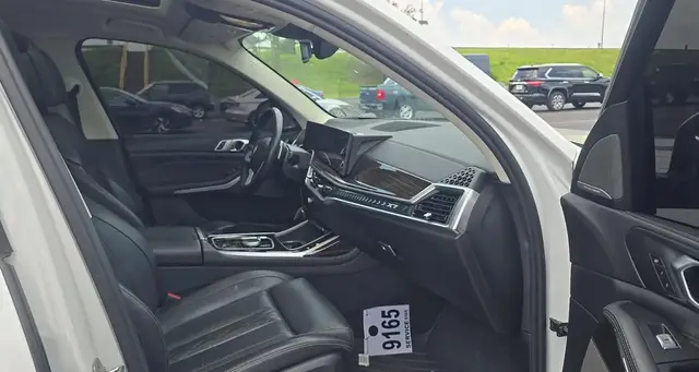 BMW X7 КОЖАНЫЙ САЛОН ПАНОРАМА 3-ЗОННЫЙ КЛИМАТ ПАРКТРОНИКИ ПЕРЕД/ЗАД УДЕРЖАНИЕ В ПОЛОСЕ СИСТЕМА ПРЕДУПРЕЖДЕН 2023