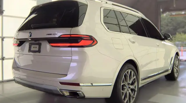 BMW X7 КОЖАНЫЙ САЛОН ПАНОРАМА 3-ЗОННЫЙ КЛИМАТ ПАРКТРОНИКИ ПЕРЕД/ЗАД УДЕРЖАНИЕ В ПОЛОСЕ СИСТЕМА ПРЕДУПРЕЖДЕН 2023