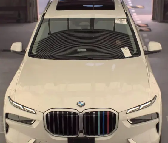 BMW X7 КОЖАНЫЙ САЛОН ПАНОРАМА 3-ЗОННЫЙ КЛИМАТ ПАРКТРОНИКИ ПЕРЕД/ЗАД УДЕРЖАНИЕ В ПОЛОСЕ СИСТЕМА ПРЕДУПРЕЖДЕН 2023
