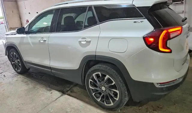GMC TERRAIN SLT (КОЖАНЫЙ САЛОН КЛИМАТ-КОНТРОЛЬ КНОПКА ЗАПУСКА ЛИТЫЕ ДИСКИ МУЛЬТИМЕДИА-СИСТЕМА КОМПЛЕКС АССИСТЕНТ 2022