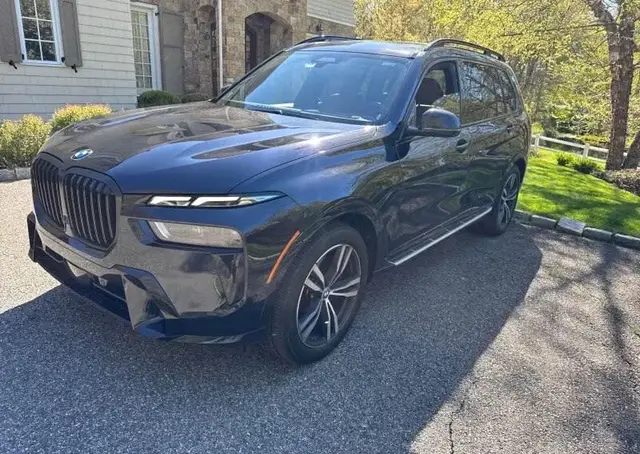 BMW X7 М-ПАКЕТ 2024