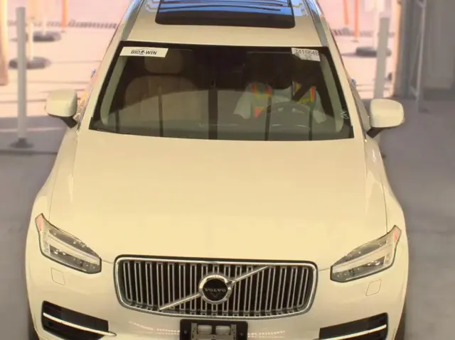 VOLVO XC90 INSCRIPTION. КОРИЧНЕВЫЙ КОЖАНЫЙ САЛОН 3-Й РЯД СИДЕНИЙ НАВИГАЦИЯ ПАНОРАМНАЯ КРЫША КЛИМАТ-КОНТРОЛЬ С Р 2016