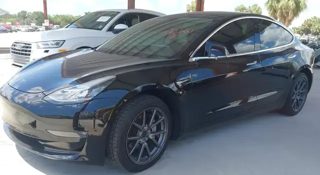 TESLA MODEL 3 СТЕКЛЯННАЯ ПАНОРАМНАЯ КРЫША АВТОПИЛОТ ПРЕМИАЛЬНЫЙ КОЖАНЫЙ САЛОН БОЛЬШОЙ ЦЕНТРАЛЬНЫЙ ДИСПЛЕЙ ЭЛЕКТРОП 2019